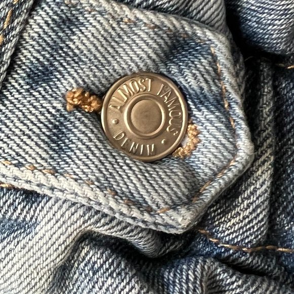 Gently Worn Almost Famous Crave Fame Juniors' Paperbag-Waist Skinny Jeans - Picture 5 of 14